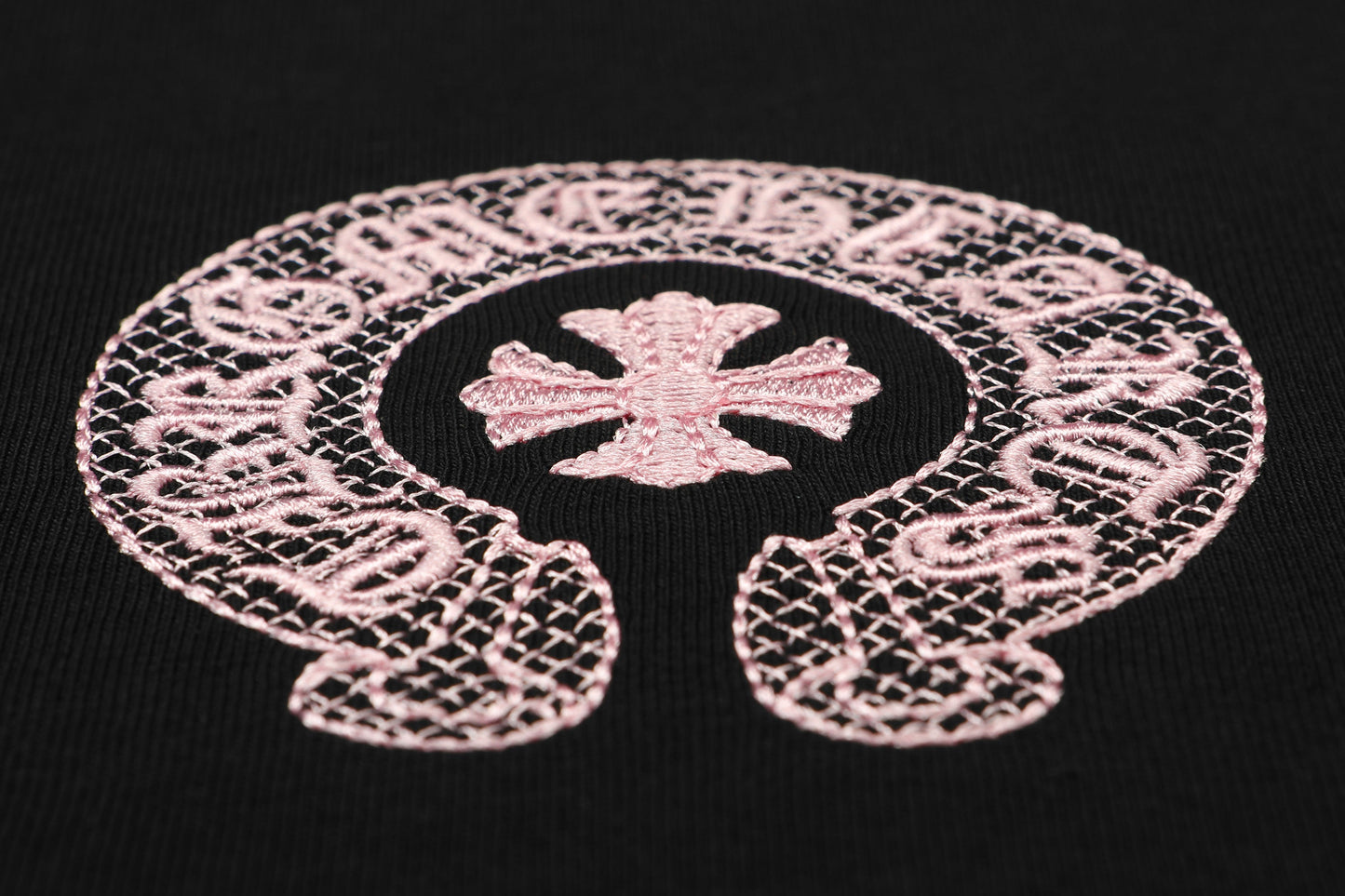クロムハーツ クラシック ホースシュー ロゴ 刺繍 Tシャツ TB32