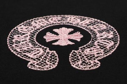 クロムハーツ クラシック ホースシュー ロゴ 刺繍 Tシャツ TB32