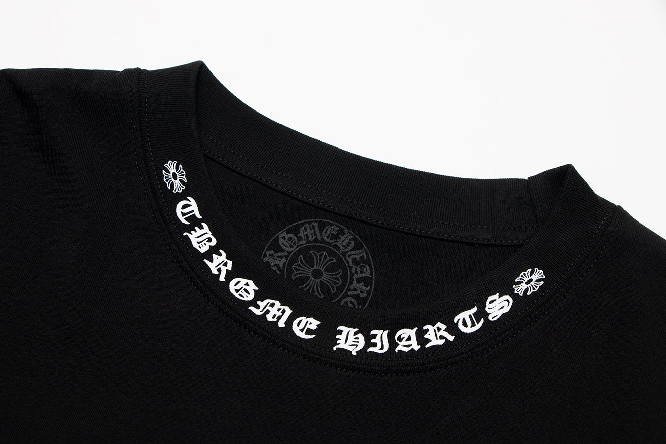 クロムハーツ サンスクリット ポケット＆ネック レタープリント Tシャツ TB02