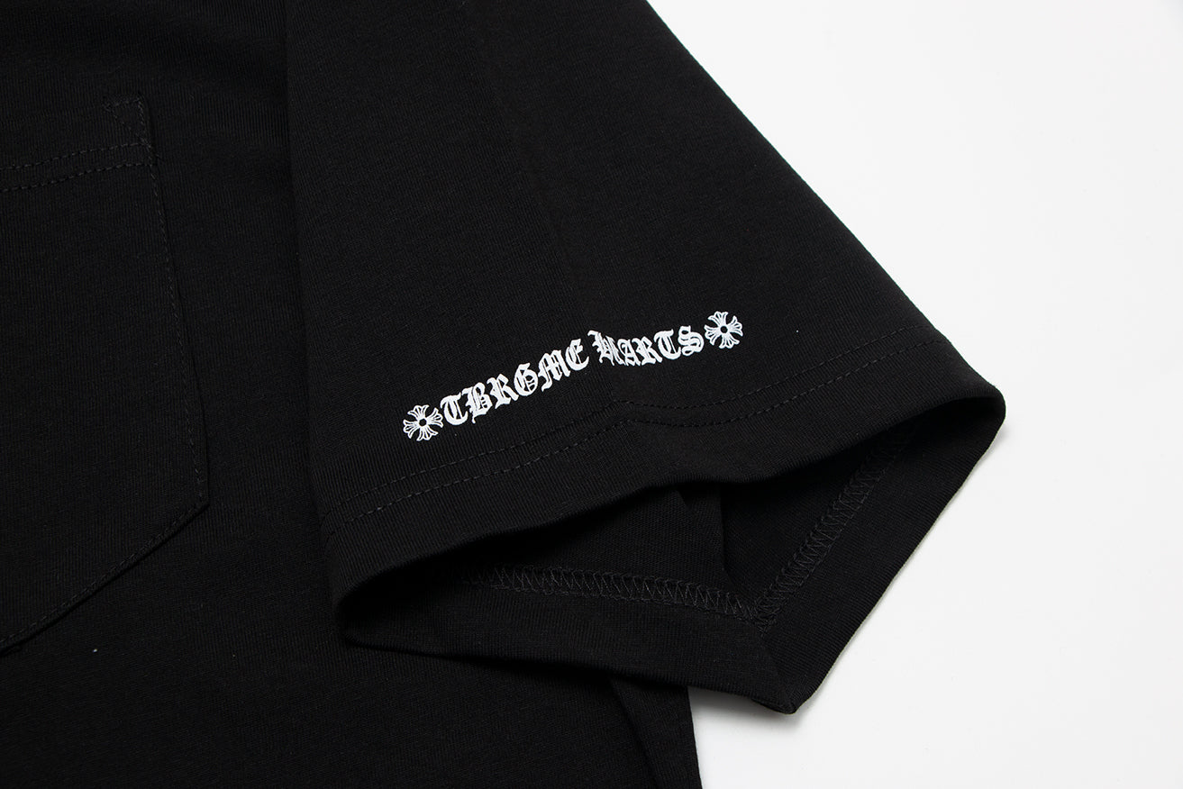 クロムハーツ サンスクリット ポケット＆ネック レタープリント Tシャツ TB02