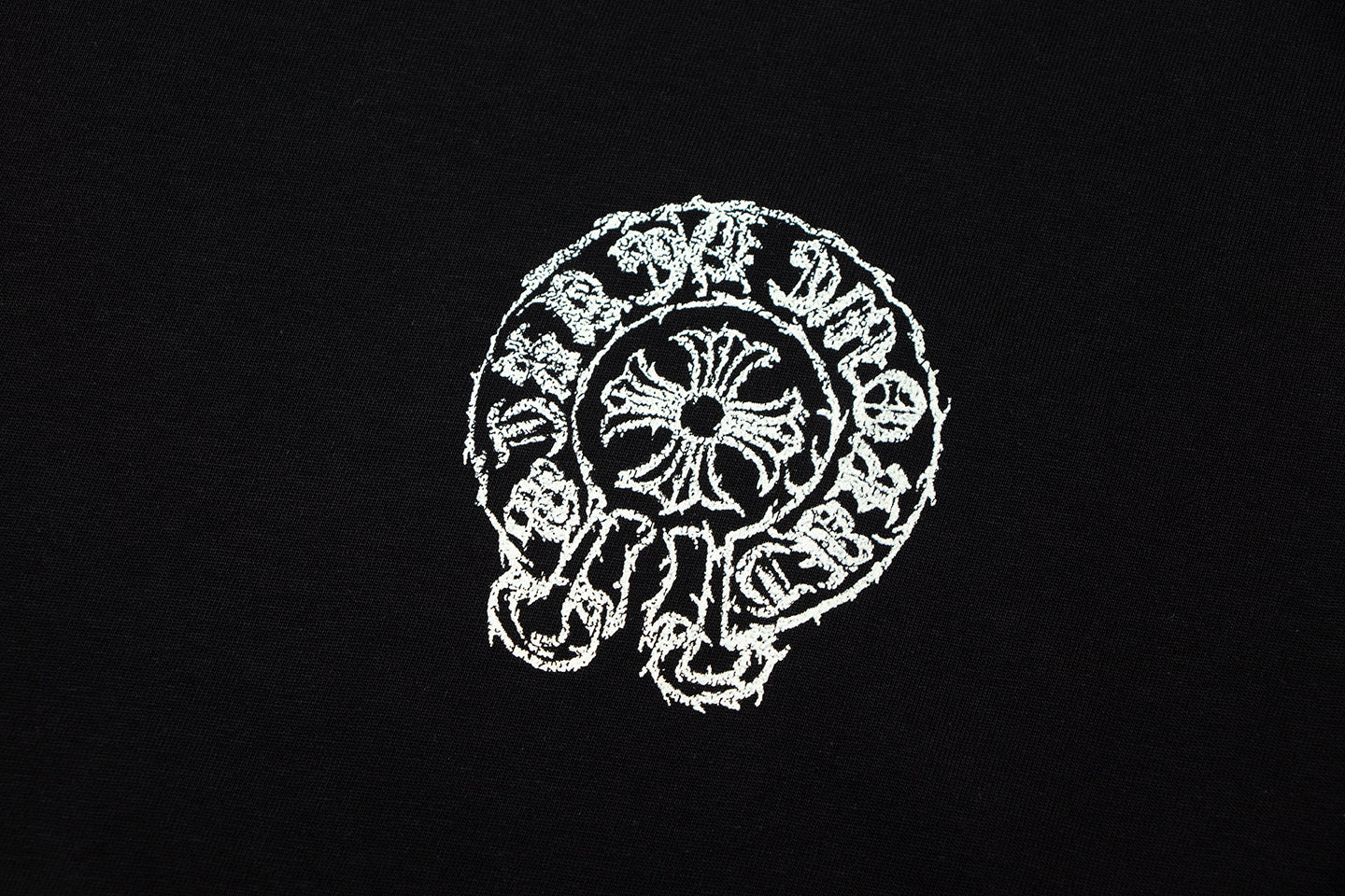 クロムハーツ サンスクリット ホースシュー クロス Tシャツ TB36