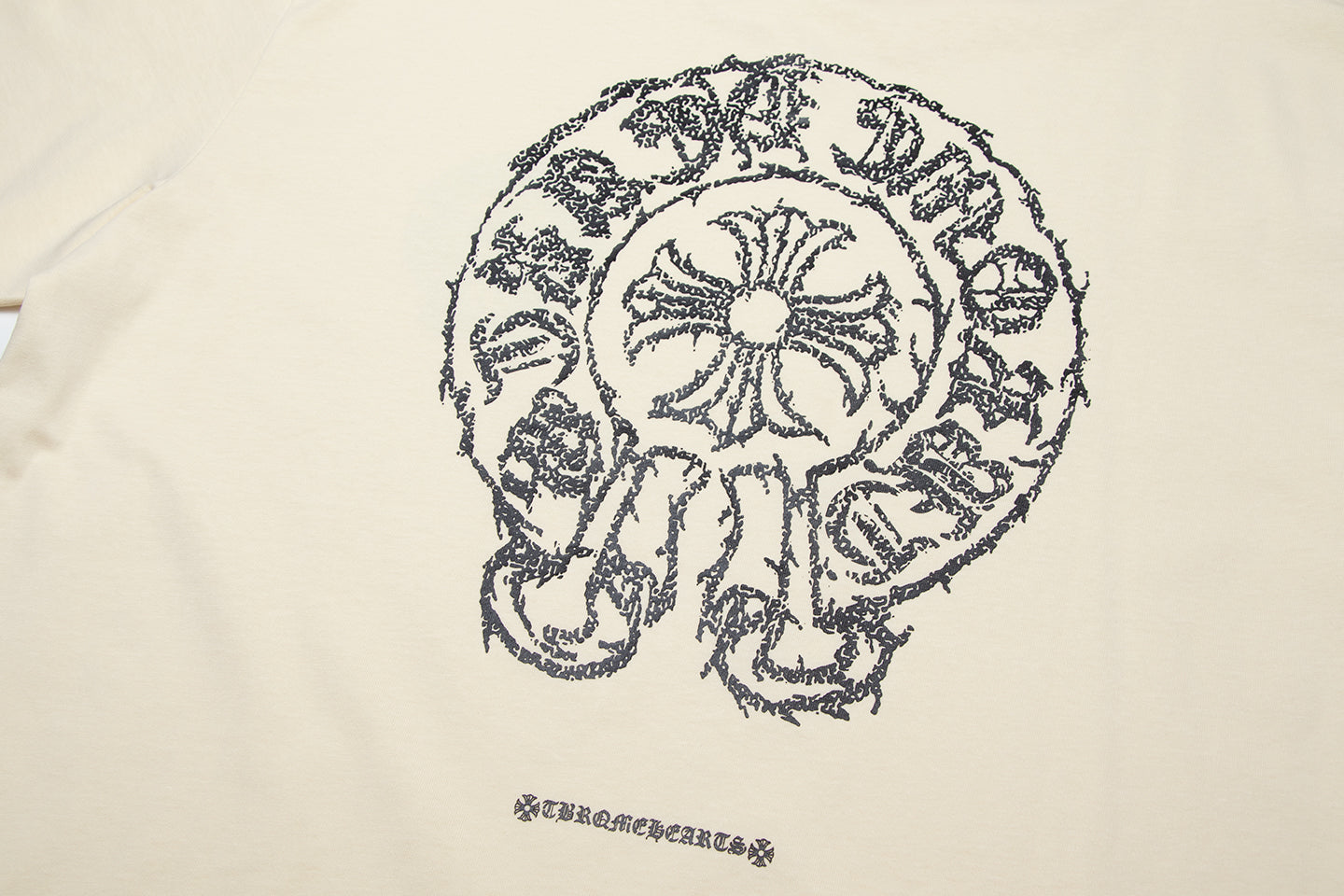 クロムハーツ サンスクリット ホースシュー クロス Tシャツ TB36